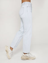 Load image into Gallery viewer, Kelvin Mom Jean - Denim
