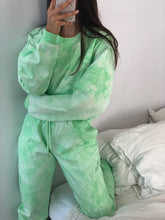 Load image into Gallery viewer, Shari Cropped Jumper - Green
